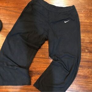 👟NIKE Capri Athletic Pants